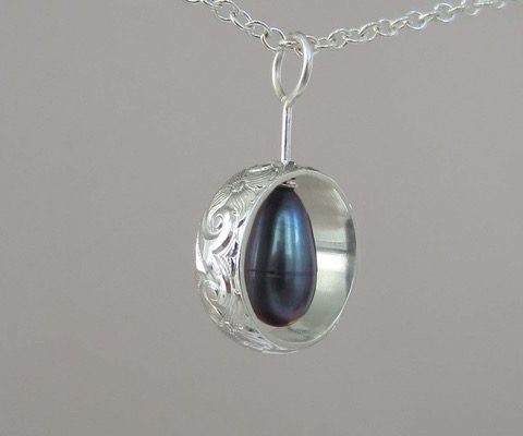 william-robinson-blue-pearl-textures-silver-pendant-art400-2021